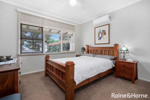 DELIGHTFUL 3BR HOME IN SUPERB LOCATION - Photo 1