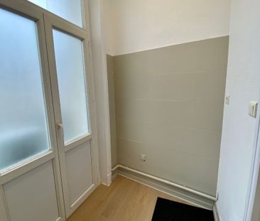 Location Appartement 2 pièces 59m² ANGOULEME 16000 - Photo 2