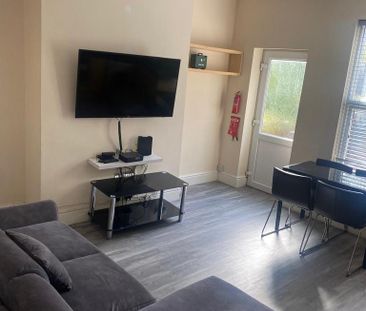 4 bedroom house to rent - Photo 2