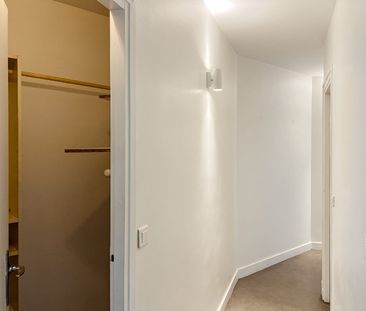 Appartement a louer Paris - Loyer €1 650/mois charges comprises ** - Photo 5