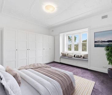 SPACIOUS TOP FLOOR LIVING WITH WATER VIEWS - Photo 5