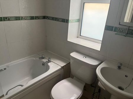 3 bedroom terraced house to rent - Photo 2