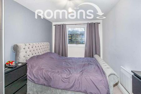 Hythe Lodge, Boyn Valley Road, Maidenhead, SL6 - Photo 3