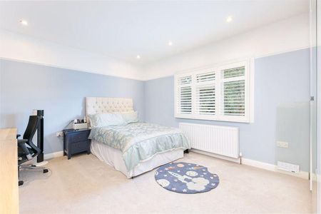 4 bedroom detached house to rent - Photo 3