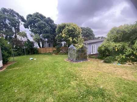3 Bedroom House in Sandringham - Photo 5