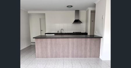 Modern Family Home for Lease – 4 Bed, 2 Bath, 2 Car - Photo 5