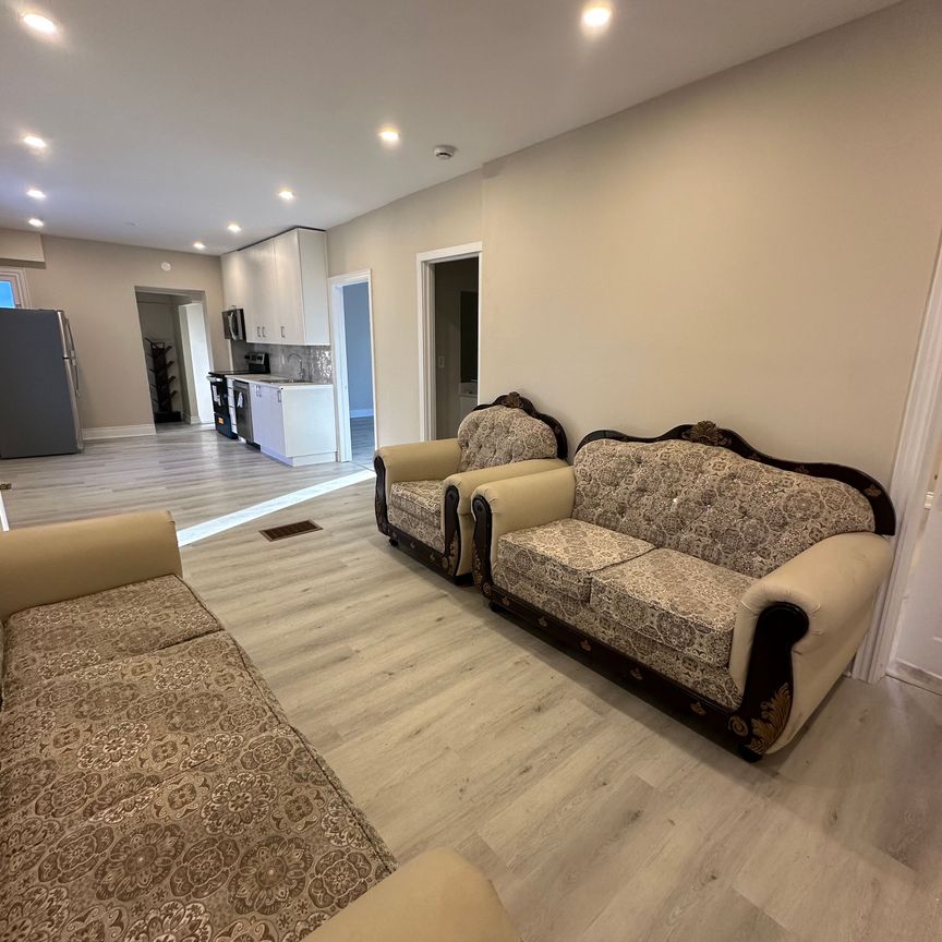 For Lease - 295 Main Street, Markham, Ontario - Photo 1