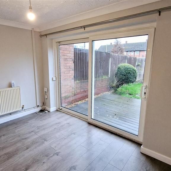 3 bedroom terraced house to rent - Photo 1