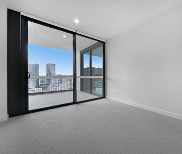 1 WEEK RENT FREE - Lifestyle living at its best! - Photo 2