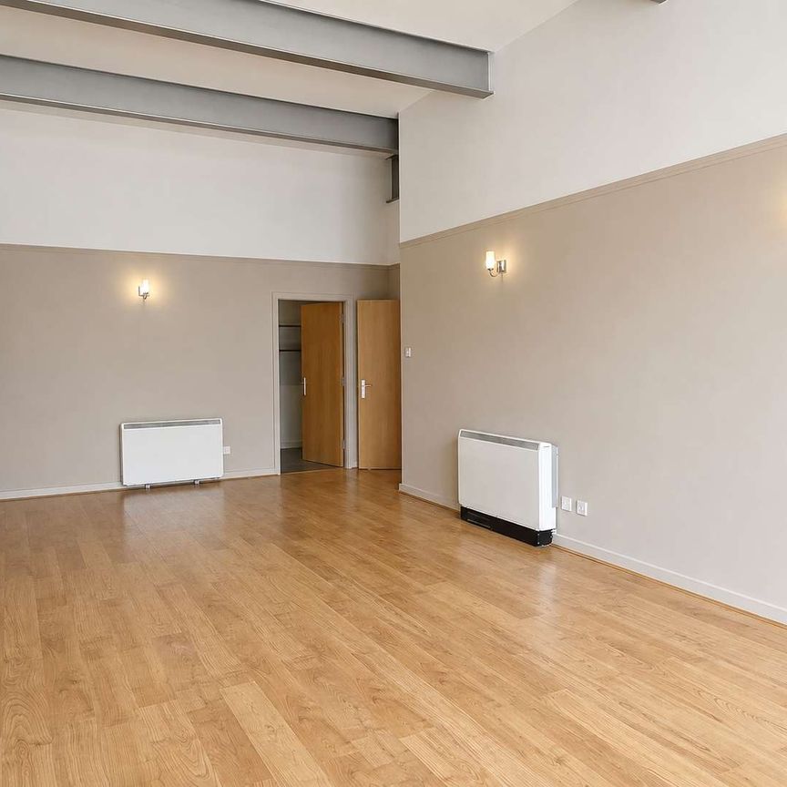 AVAILABLE 27TH AUG | TWO BEDROOM TWO BATH APARTMENT | UNFURNISHED | JEWELLERY QUARTER LOCATION | TWO PARKING SPACES INCLUDED - Photo 1