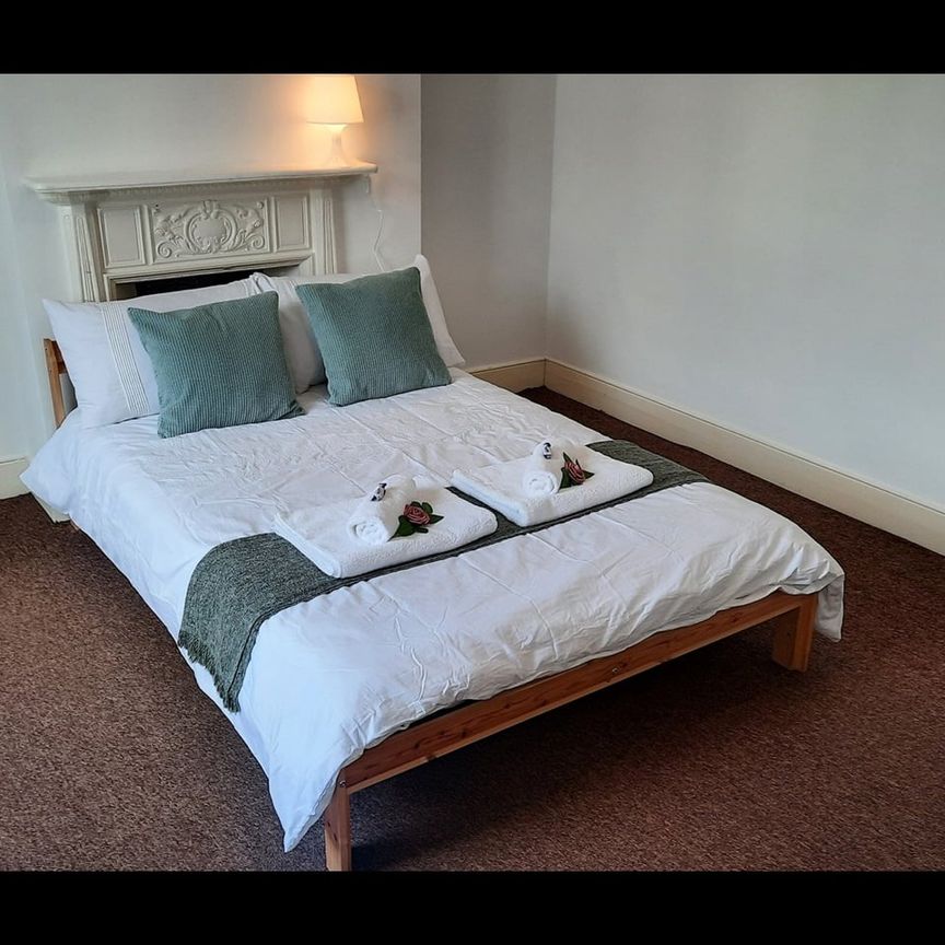 Room in a Shared House, St Erkenwald Road, IG11 - Photo 1