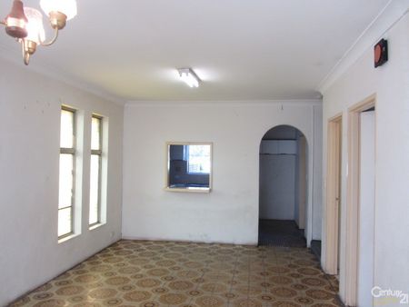 Location, Spacious Town House - Photo 2