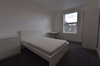 2 bedroom Flat in Kelso Road, Leeds - Photo 5