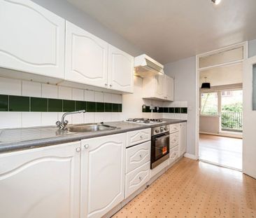 Laburnum Close, SE15, London - Photo 3