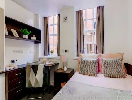 Deluxe Non En Suite (Truro Court) - Photo 2