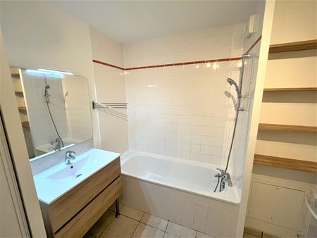 Location Appartement 2 pièces 49m² LE GRAND QUEVILLY 76120 - Photo 3