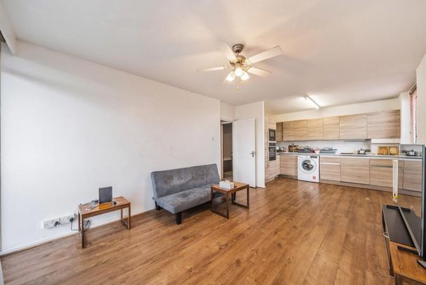 2 bedroom property to rent - Photo 1