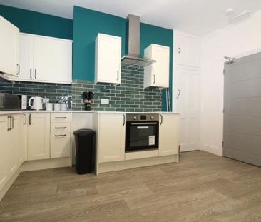 1 bedroom in a house share to rent - Photo 3