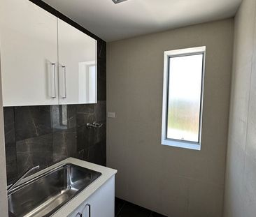 3/32 Bourke Street - Photo 2