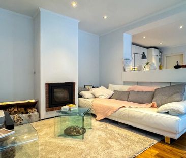 Uitzonderlijke woning te huur in Ukkel voor € 2.100 met 2 slaapkamers - Photo 2