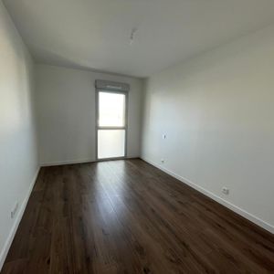 Location Appartement 4 pièces 86m² AYTRE 17440 - Photo 2