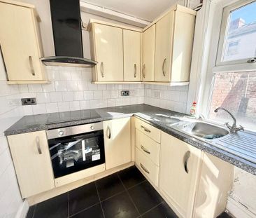 2 bedroom terraced house to rent - Photo 6
