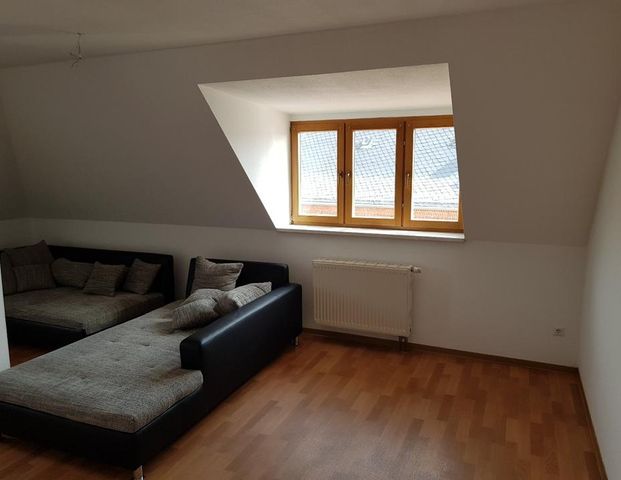 Zentral gelegene 2-Raum DG-Wohnung - Photo 1