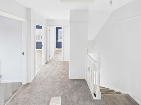 3 bedroom terraced house to rent - Photo 3