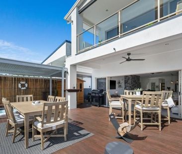 Luxurious Waterfront Duplex With Spa, Sauna & Private Ramp - Photo 4