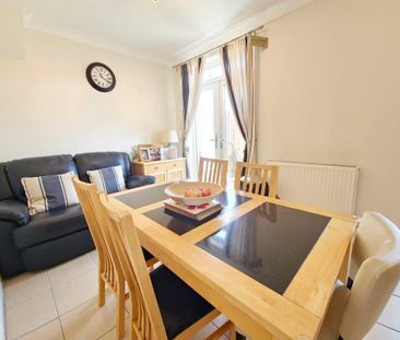 3 bedroom end of terrace house to rent - Photo 1