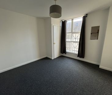 3 bed apartment to rent in St Peter Gate, BH1 - Photo 1