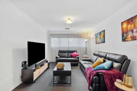 Beautifully Presented Family Home - Photo 4