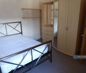 6 bedroom terraced house to rent - Photo 4