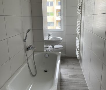 Tolle 4-Raum-Wohnung mit Badewanne und Balkon sucht Nachmieter - Foto 3