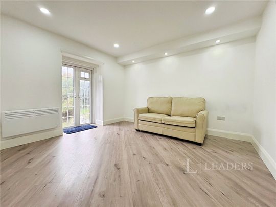 1 bedroom bungalow to rent Thorpe Road, Norwich, Norfolk, NR1 - Photo 1