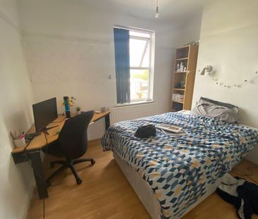 Harlaxton Drive Lenton, Nottingham - Photo 3