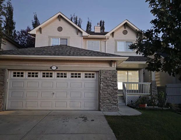 Beautiful 4 bedroom house — 4 Bedrooms House - Photo 1