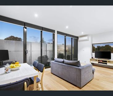 Modern home in amazing location - Photo 2