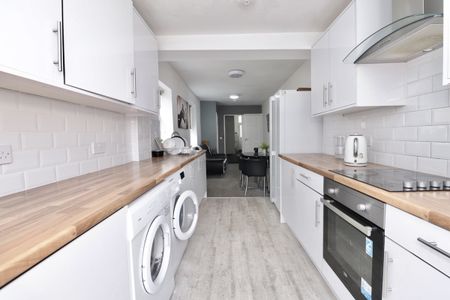 St Georges Road, Hull, HU3 - Photo 2