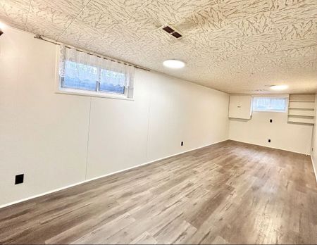 For Lease - 3 Bondhead Place Unit# Lower, Toronto, Ontario - Photo 2