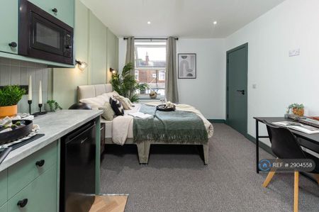 1 bedroom in a house share to rent - Photo 3