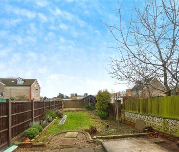 3 bedroom semi-detached house to rent - Photo 3