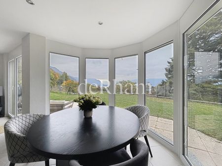 Bright and spacious villa, ideal location and panoramic view! - Photo 5