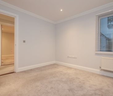 2 bed flat to rent in Peninsula Heights, 27 Bessborough Road, BH13 - Photo 5