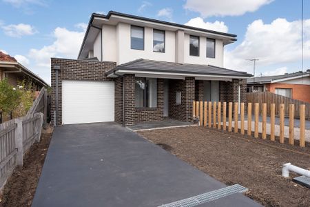 27a Clarendon Street, Avondale Heights. - Photo 2