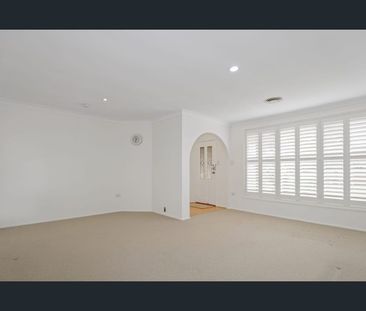 Immaculate Family Home - Garden Maintenance Included in Rent - Photo 2