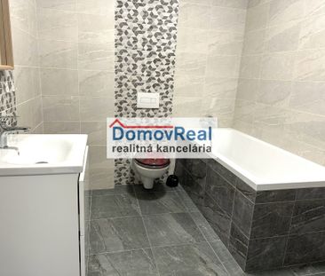 Veľký 1-izbový byt s balkónom a parkovacím miestom – Fotografia 6