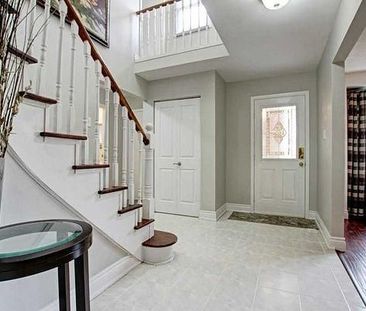 For Lease - 10 Blenheim Drive, Brampton, Ontario - Photo 4