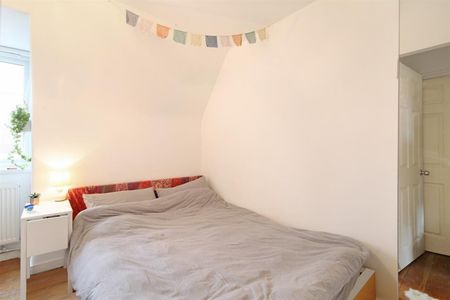 4 bedroom Flat To Let Total Size: 911 SQ FT - Photo 2