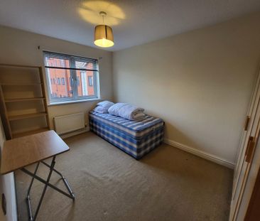 3 bedroom terraced house to rent - Photo 6